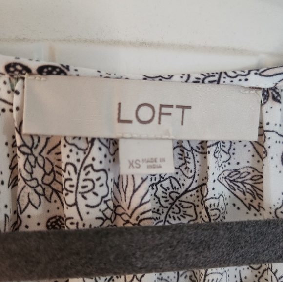 LOFT floral Blouse Size XS - Picture 2 of 6